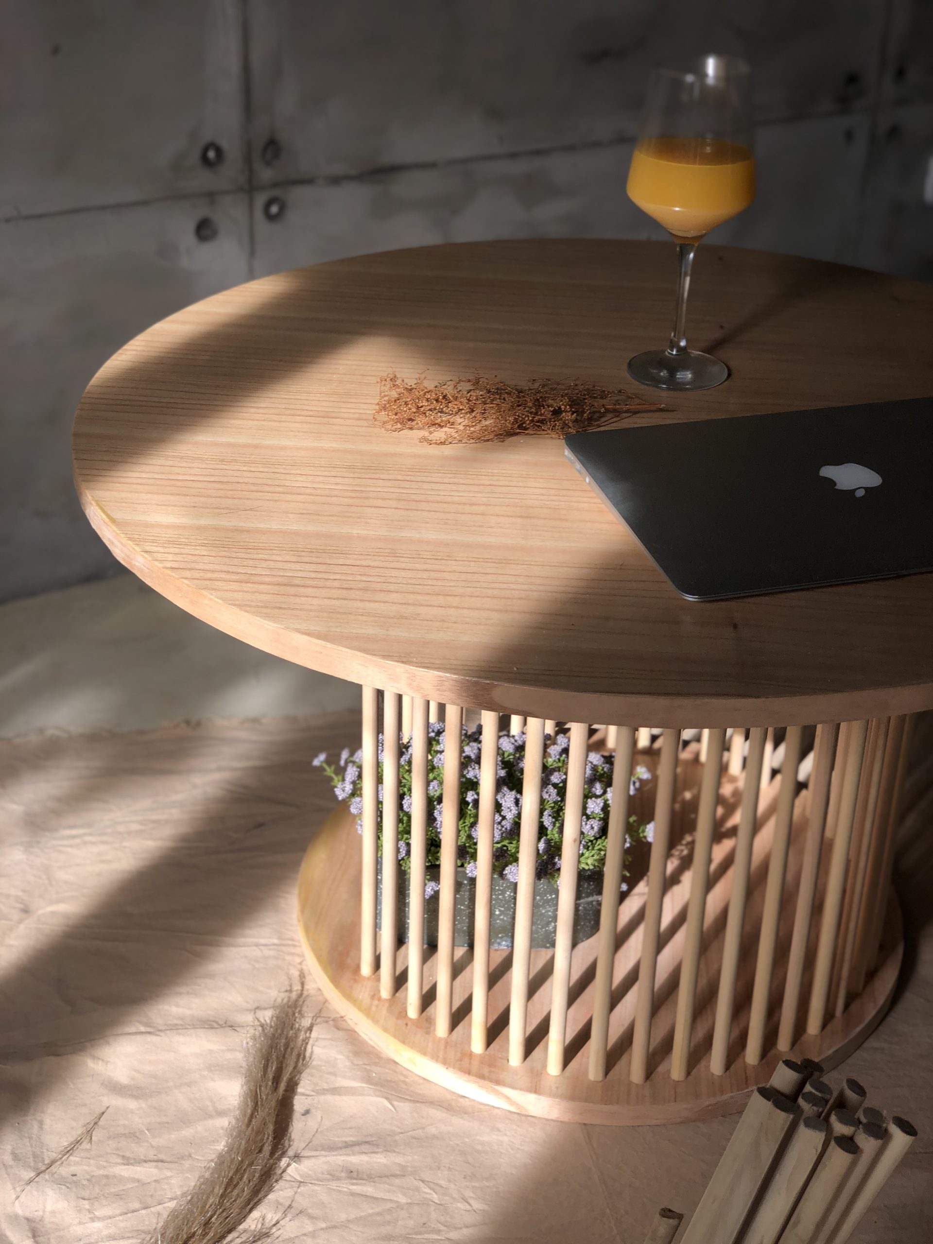 – B A S T Ø N E –